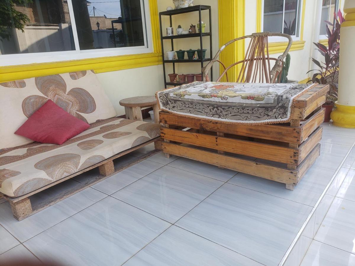 L&J Modern Backpackers Kigamboni Beach House Bed and Breakfast Dar es Salaam Exteriör bild